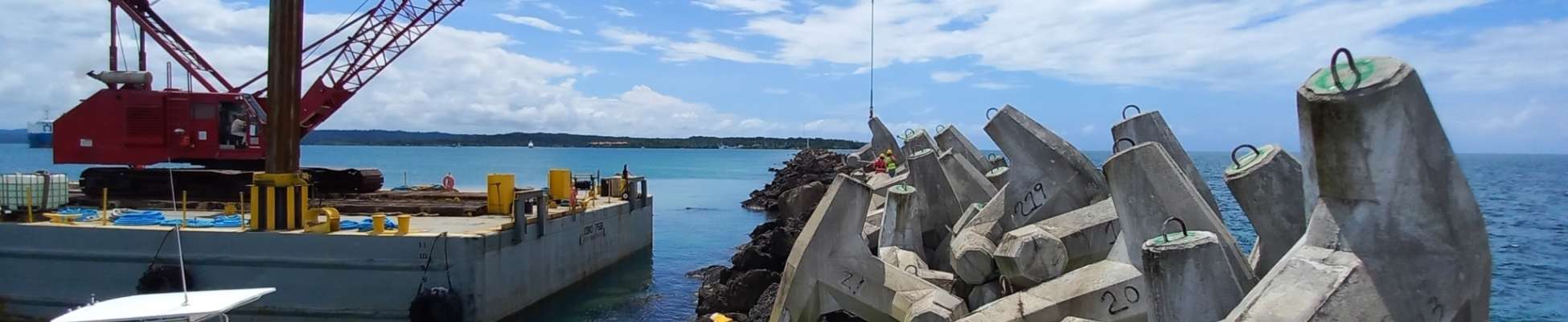 Instalacion de Dolos - Rompeolas de Cristobal